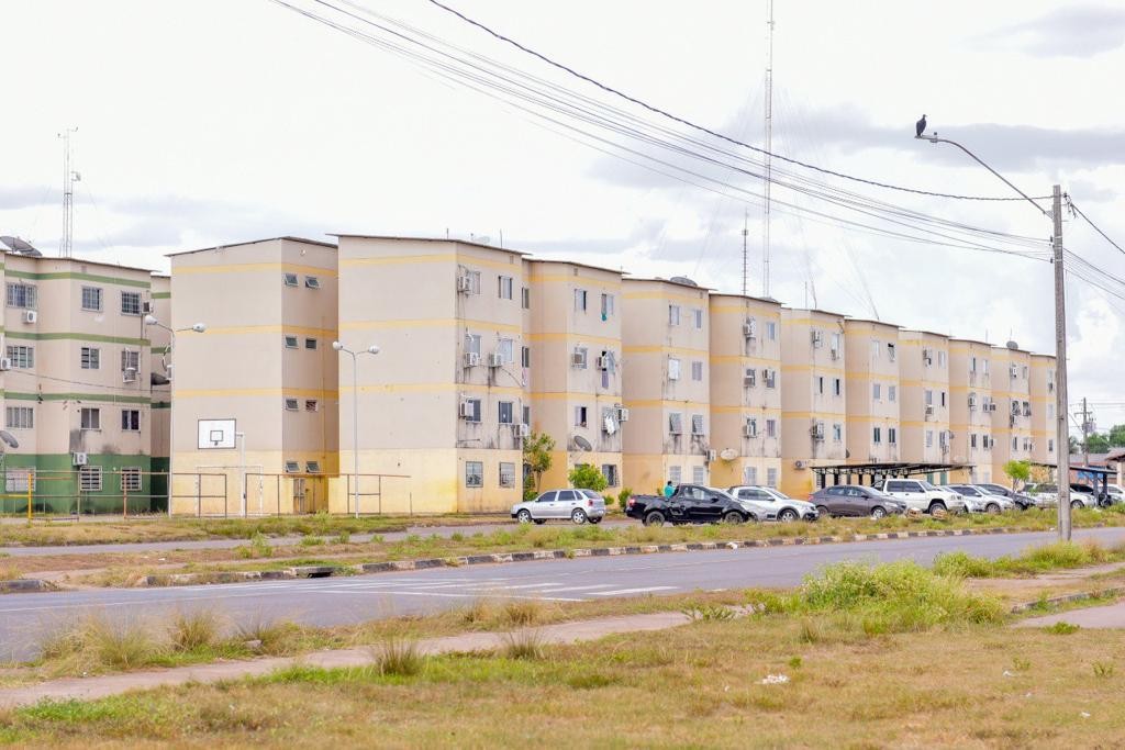 Meninas de 2 e 3 anos abandonadas em apartamento com fezes, urina e camisinhas usadas são resgatadas, em RR