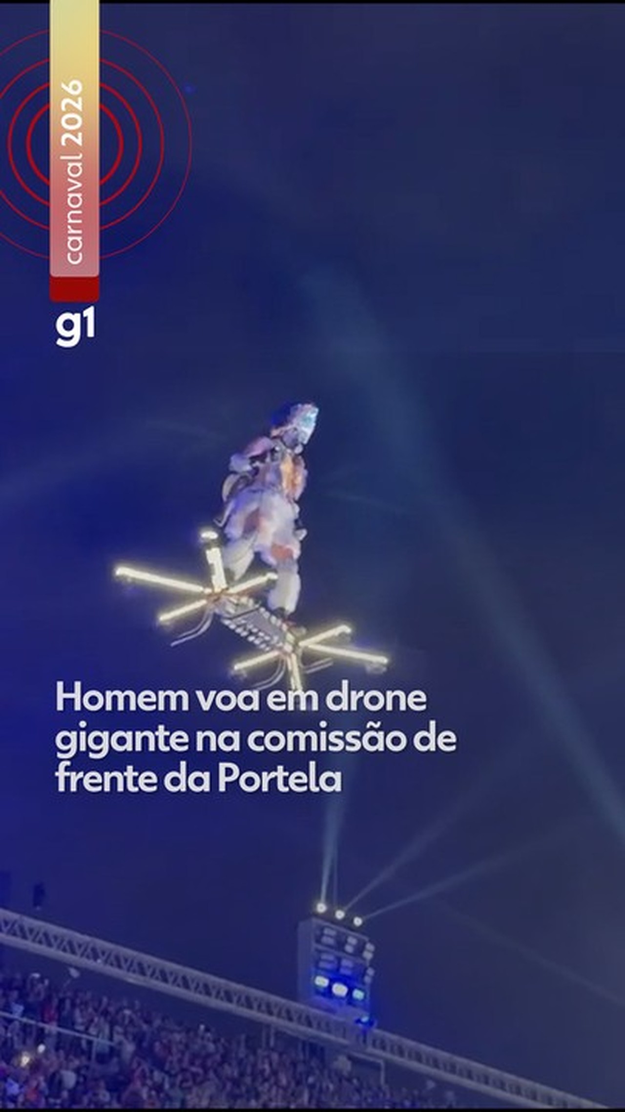Homem ‘voa’ em drone gigante na comissão de frente da Portela