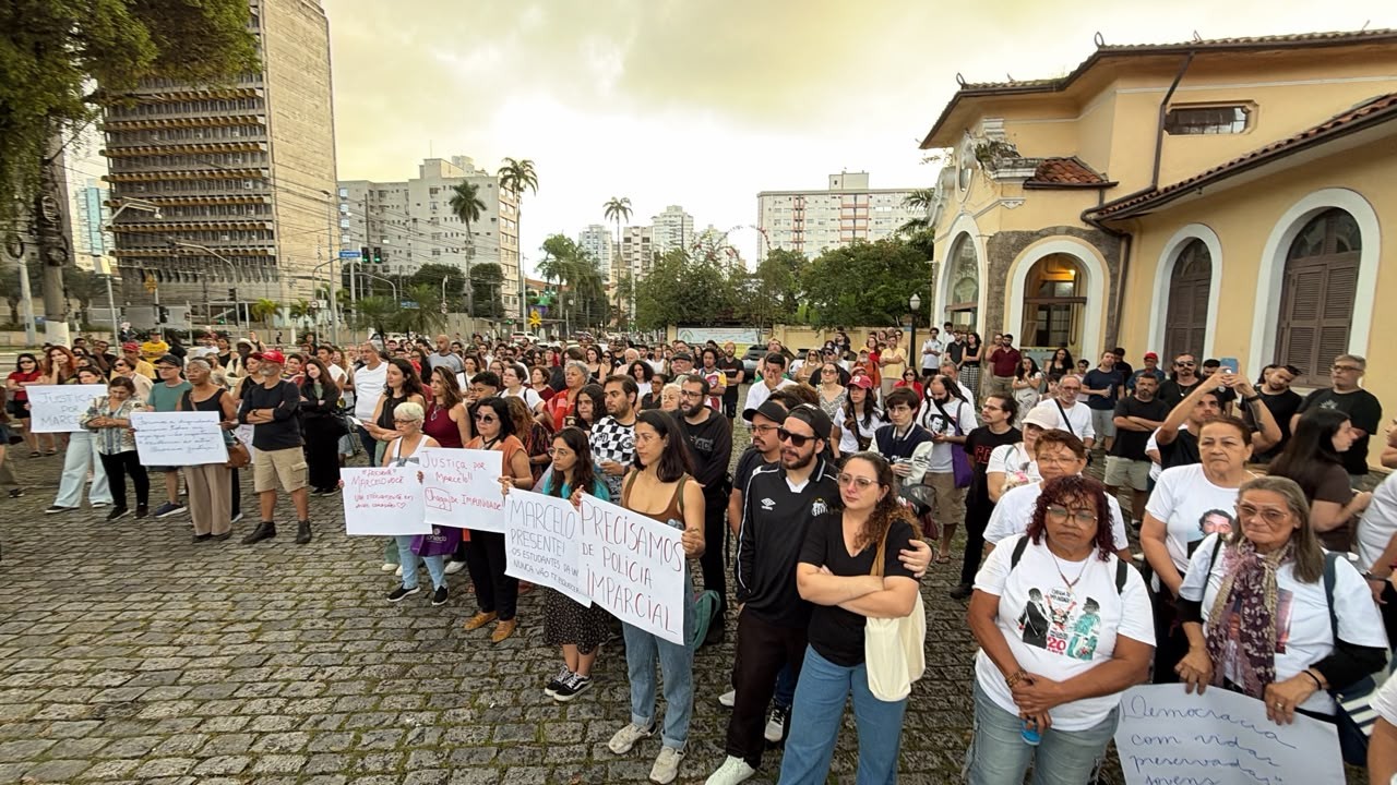 Manifestação homenageia engenheiro morto após ser roubado e agredido no litoral de SP