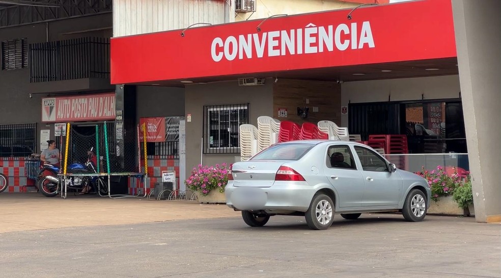Posto de gasolina em Planalto (SP) onde mulher e filha foram baleadas  Foto: Joo Serantoni/TV TEM