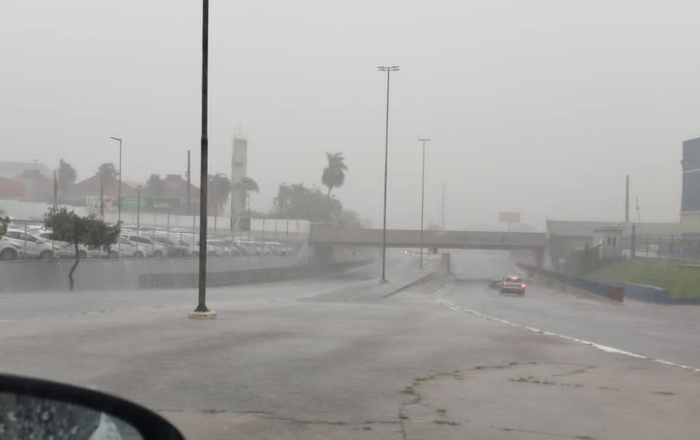 Chuva causa ponto de alagamento em Bauru — Foto: Defesa Civil/Divulgação