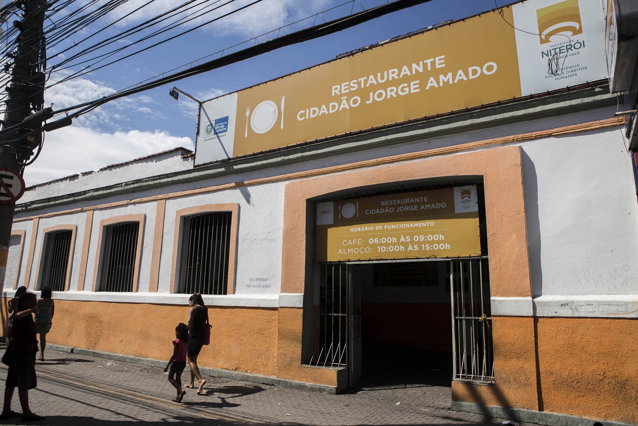 Venezuelana pede ajuda para equipar salão de beleza para juntar dinheiro e  reencontrar a família: 'Sinto muita falta', Goiás