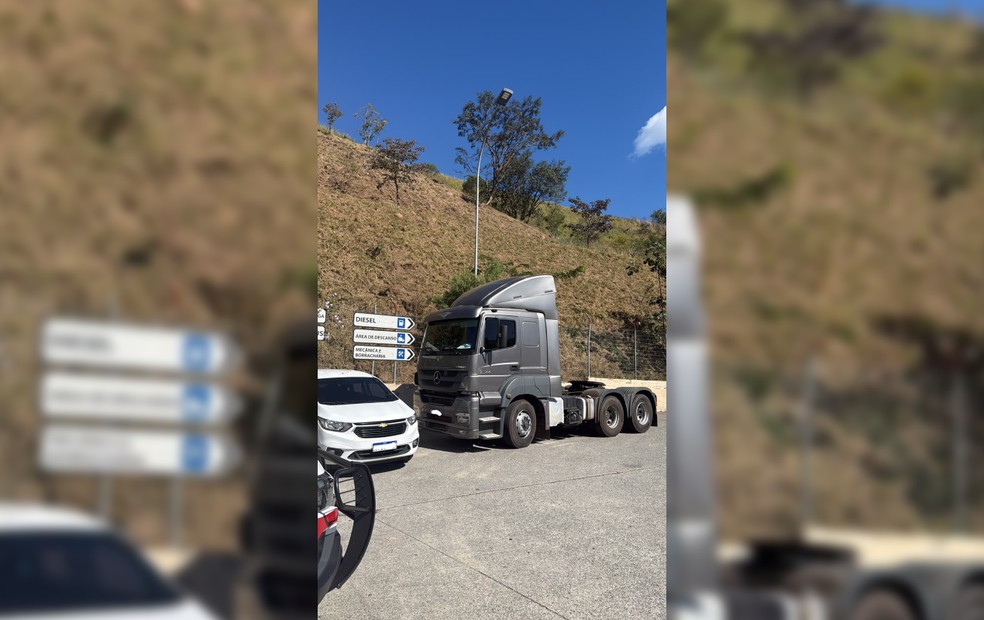 2 de 3
De acordo com a pol&iacute;cia, o homem procurou a delegacia pela manh&atilde; afirmando ter sido v&iacute;tima de um roubo na SP-280 &mdash; Foto: Pol&iacute;cia Civil