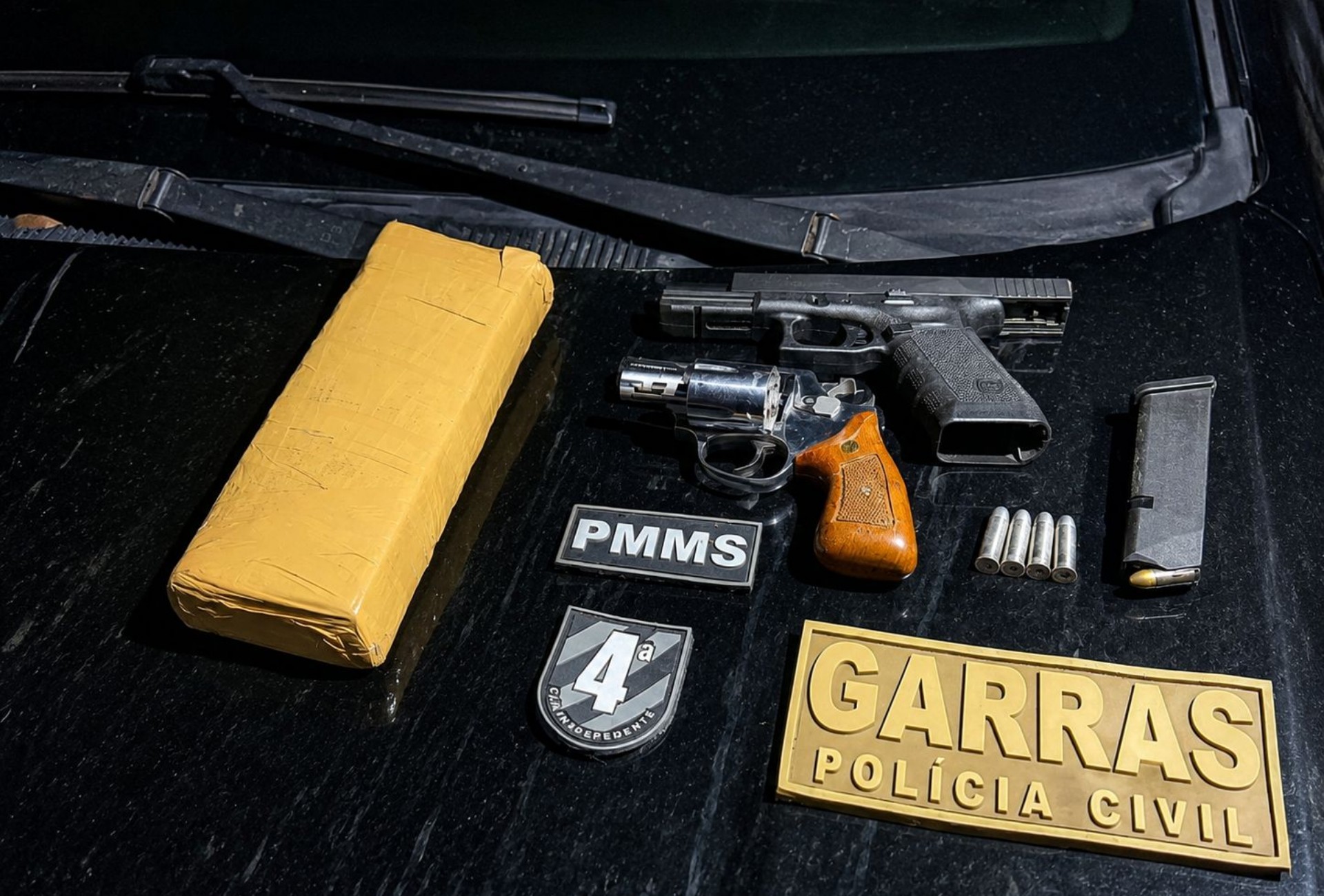 Adolescente e homem morrem após troca de tiros com policiais em MS; armas e maconha são apreendidas