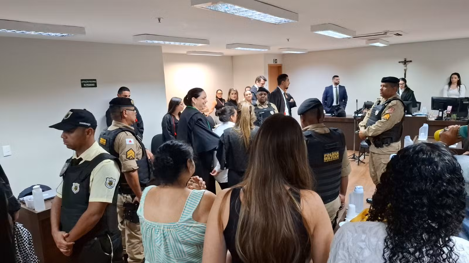 Mulher acusada de cortar órgão genital e matar companheiro após ele assediar a filha dela é absolvida