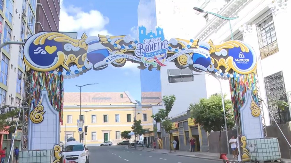 Carros-pipa vão refrescar fiéis na Lavagem do Bonfim — Foto: TV Bahia