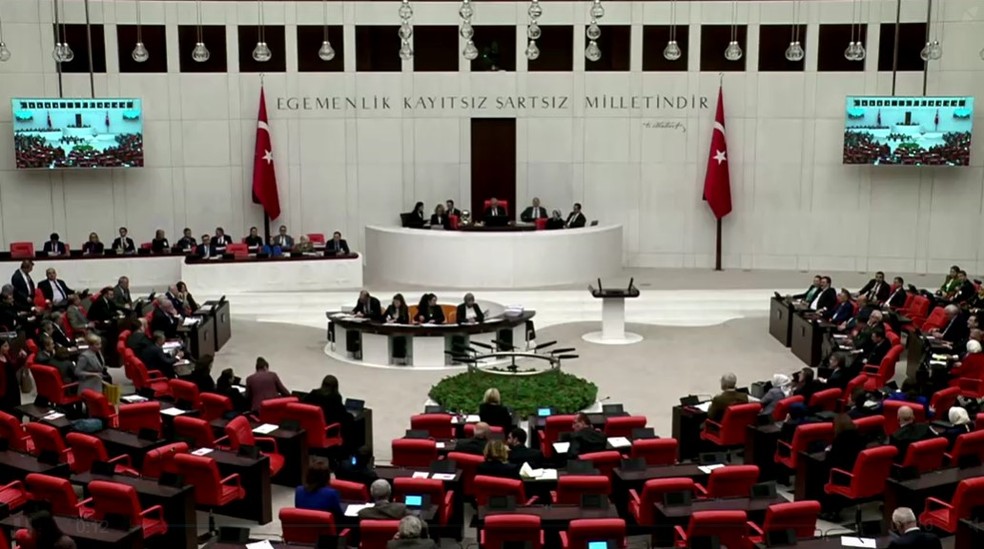 Parlamento da Turquia aprovou nesta terça-feira (23) entrada da Suécia na Otan. — Foto: Reprodução/Reuters