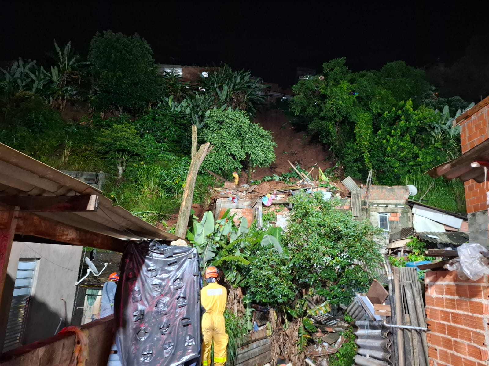 Cidades da região de Jundiaí registram pontos de alagamento e famílias ficam desalojadas após chuva