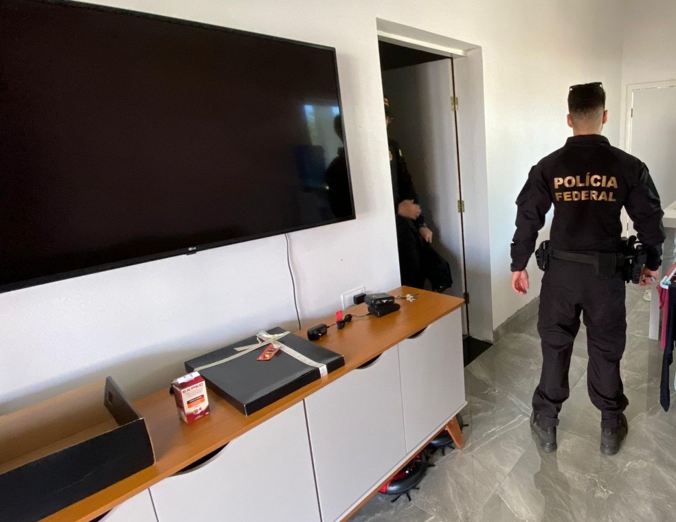 Polícia Federal cumpre mandados compra grupo que fraudava contas bancárias em quatro estados — Foto: PF/Divulgação