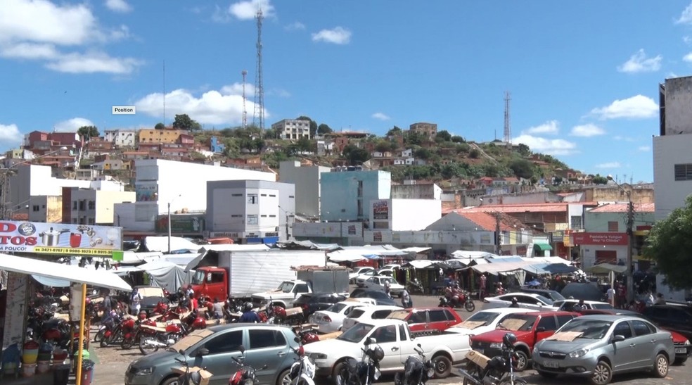 Em Picos, feira descumpre decreto, reabre e comércio popular tem 'dia  normal' com aglomeração | Piauí | G1
