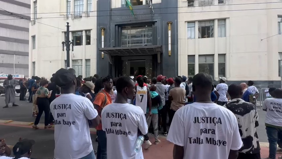 ‘Eles perseguiram nosso irmão’, afirmou senegalês em protesto pela morte de imigrante em confusão com PM no Centro de SP