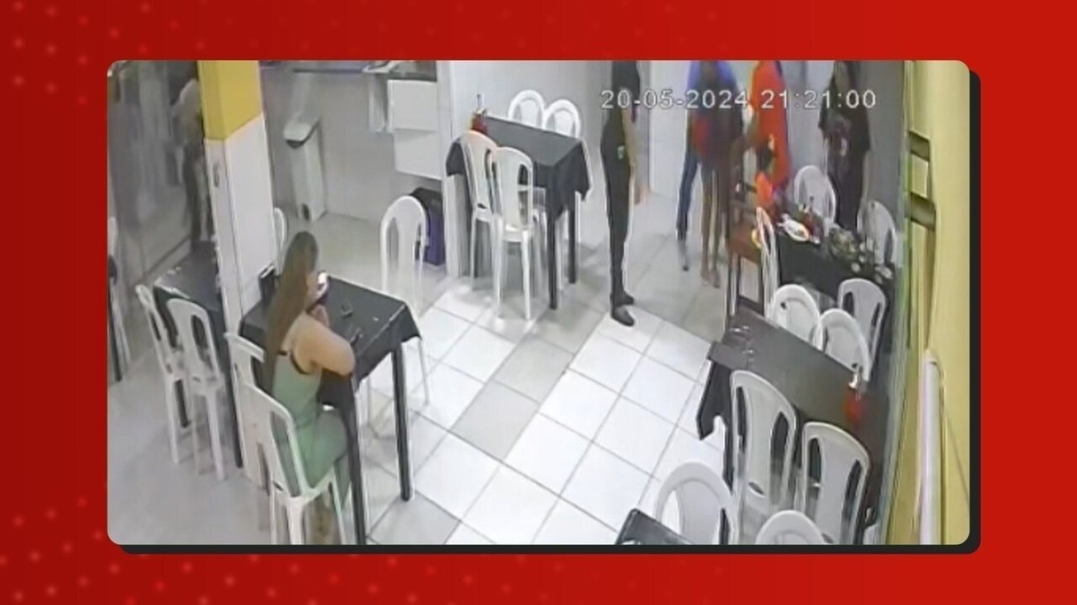Bombeiro de folga salva mulher de engasgo em restaurante de Manaus