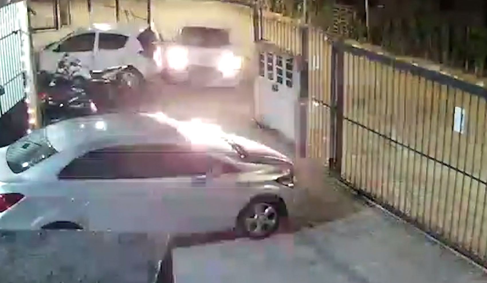 Câmeras de segurança flagram veículo de farmacêutico desgovernado após ele ser baleado em Aracaju 