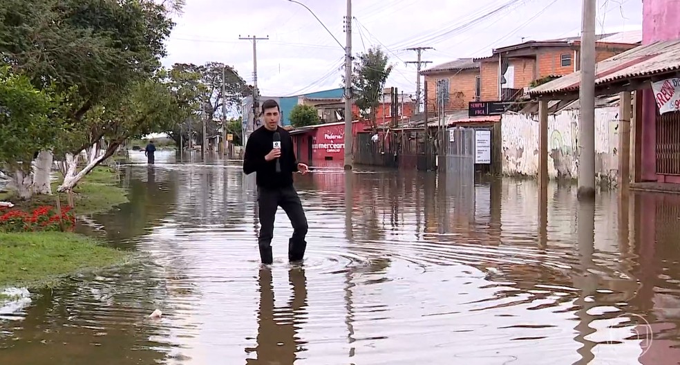 Chuva diminui no RS, mas 7,3 mil pessoas ainda estão fora de casa — Foto: Jornal Nacional