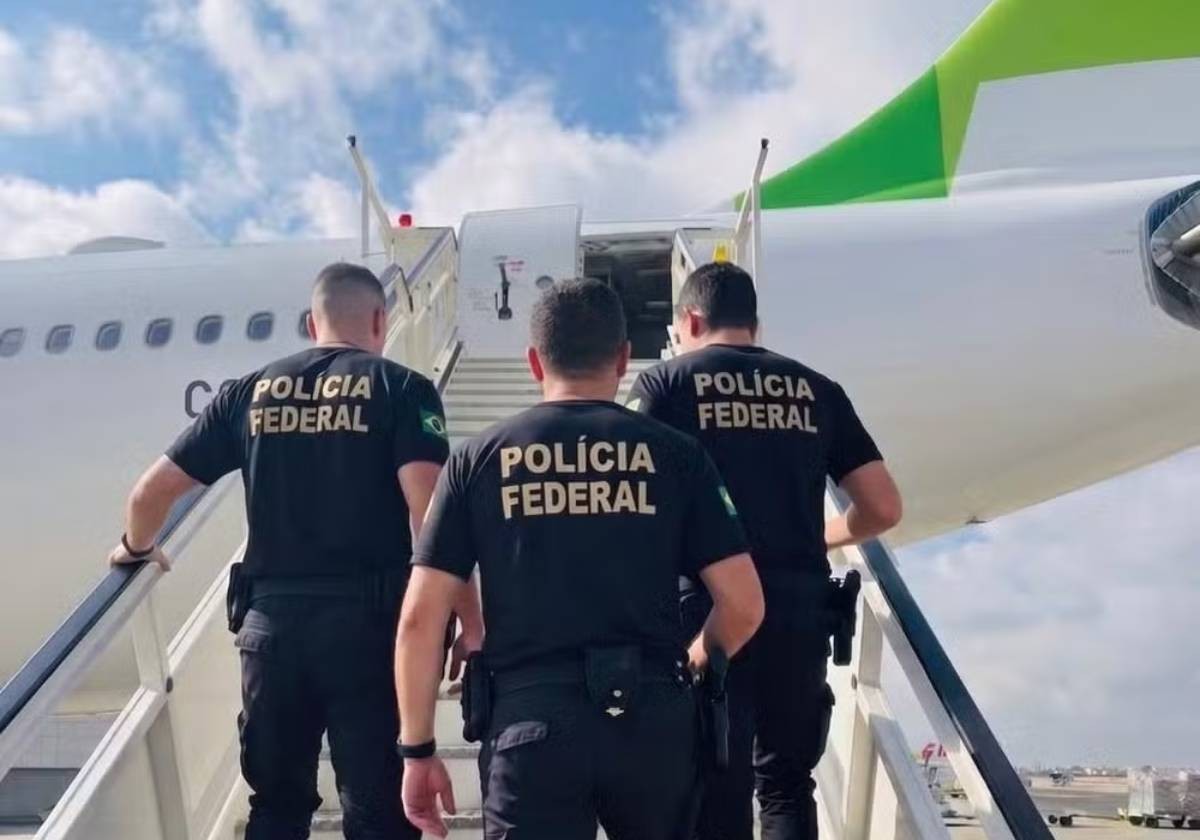 Brasileiro procurado pela Interpol é extraditado de Portugal e levado para presídio em BH