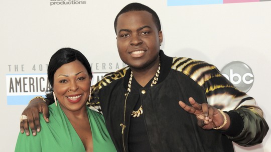 Sean Kingston é condenado a três anos e meio de prisão por esquema de fraude de US$ 1 milhão - Justiça conclui que ele e sua mãe, Janice Turner, arquitetavam um golpe e enviavam recibos falsos de transferência eletrônica às vítimas.