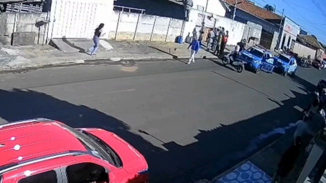 Vizinhos tentaram pular o muro para impedir ataque de pit bull