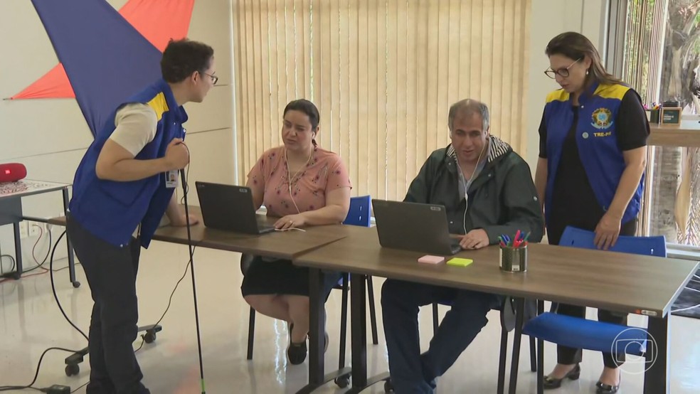 Eleições 2024: número de mesários com algum tipo de deficiência será o maior da história — Foto: Reprodução/TV Globo