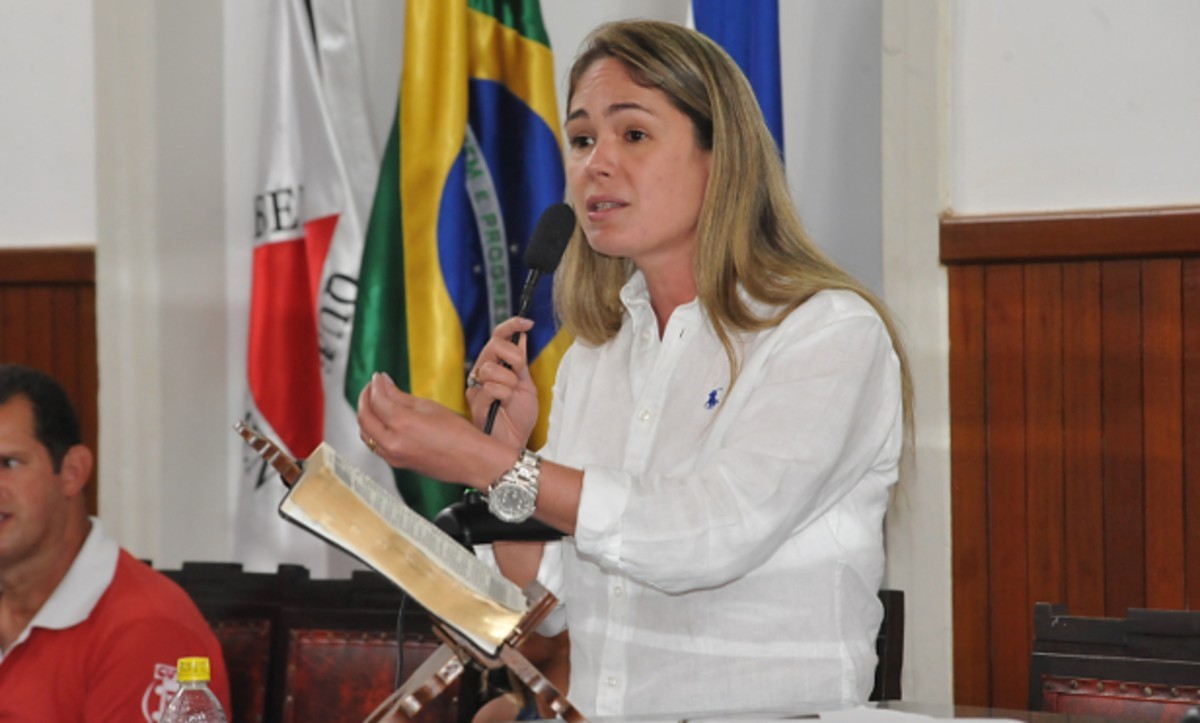 Delegada Sheila é denunciada pelo MP por espalhar informações falsas na eleição de 2024