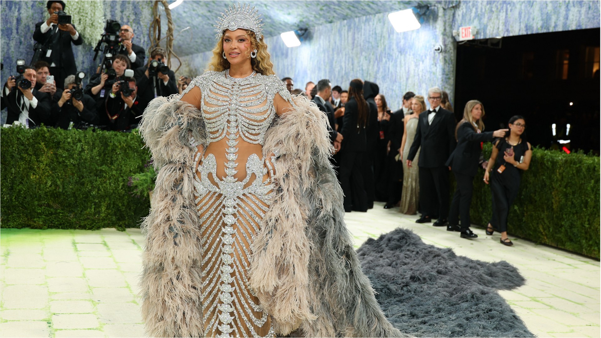 Por que Beyoncé é tão ausente dos holofotes e o que a aparição no Met Gala significa?