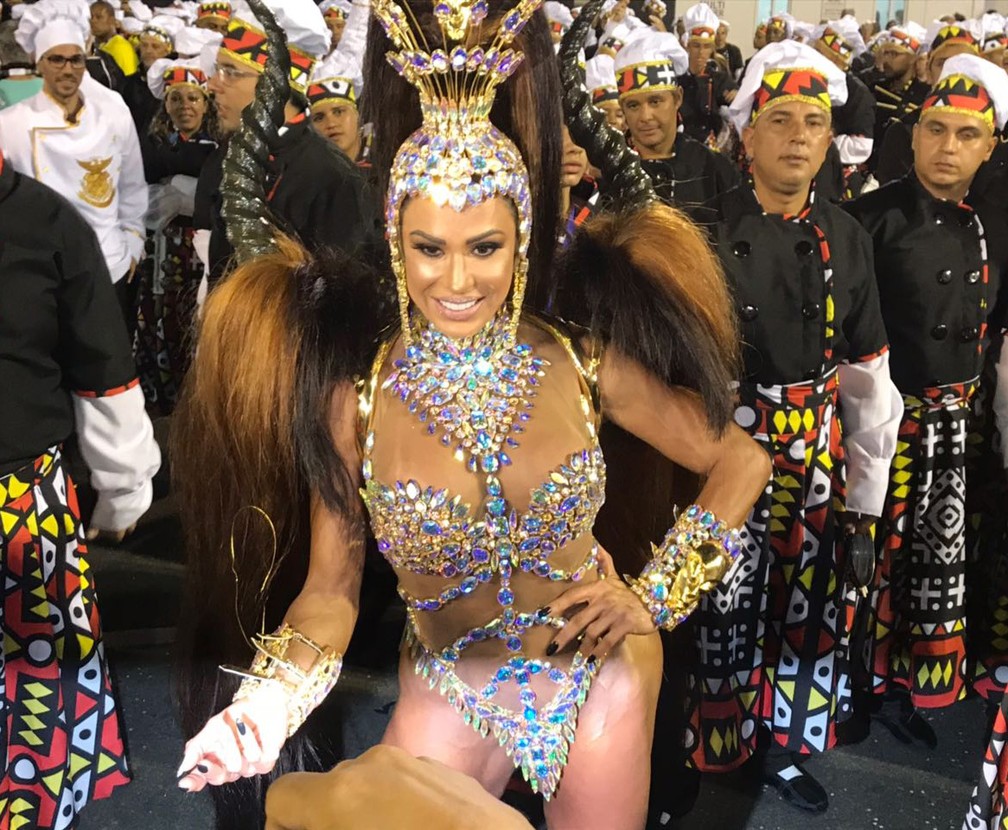 Gracyanne Barbosa volta como rainha de bateria, após um ano fora do carnaval  do Rio | Carnaval 2018 no Rio de Janeiro | G1