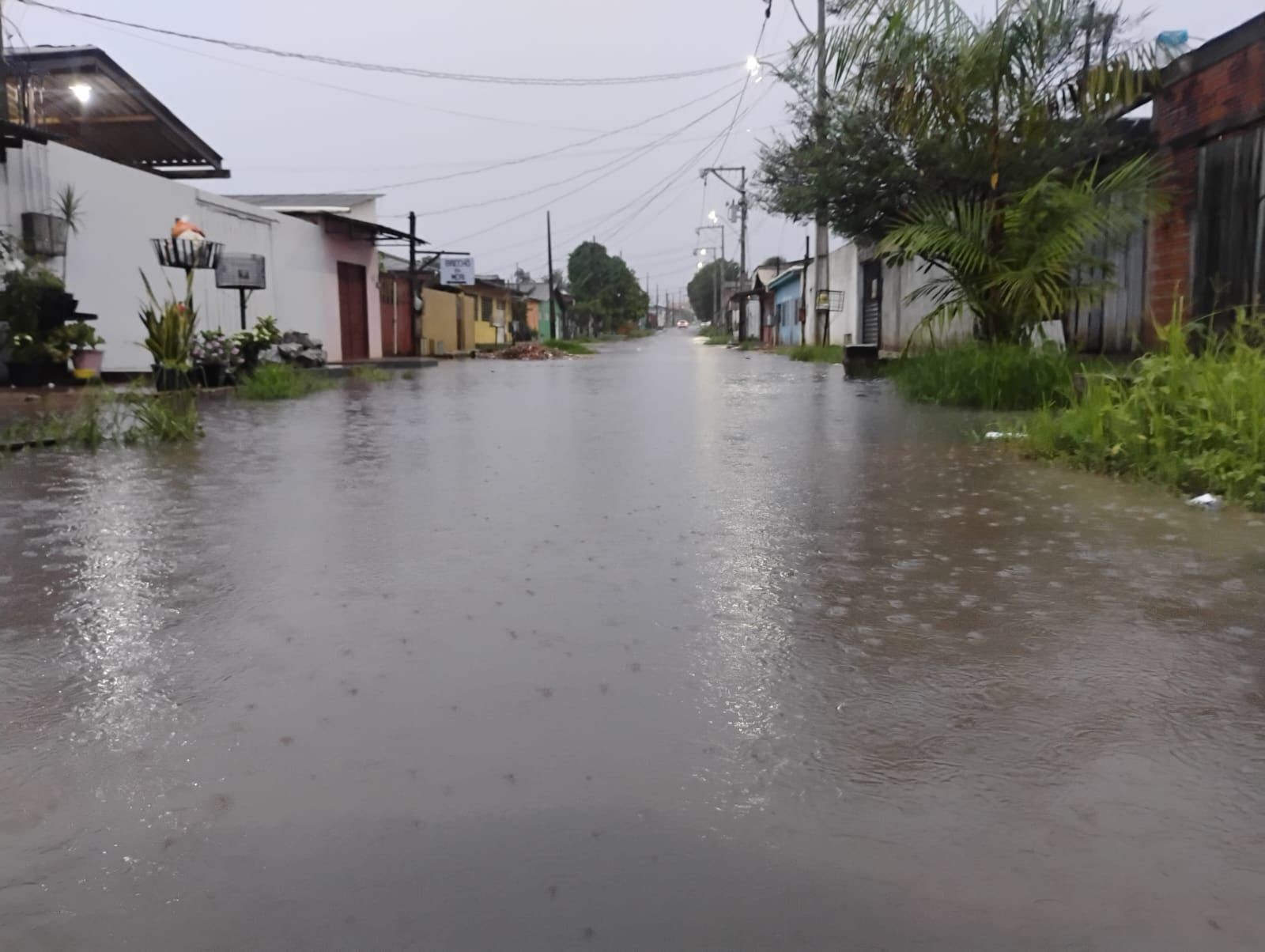 Chuvas seguem até quinta (12) em Macapá; cidade registra ao menos 8 pontos de alagamento