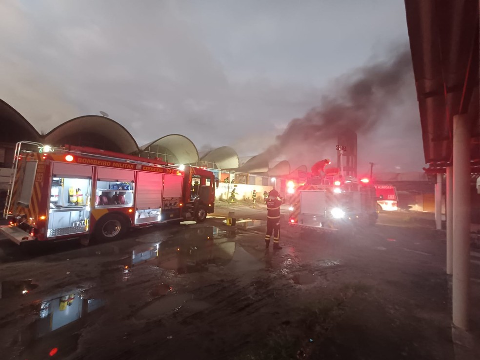 Várias viaturas e combate a incêndio foram acionadas — Foto: Ascom CBMAL