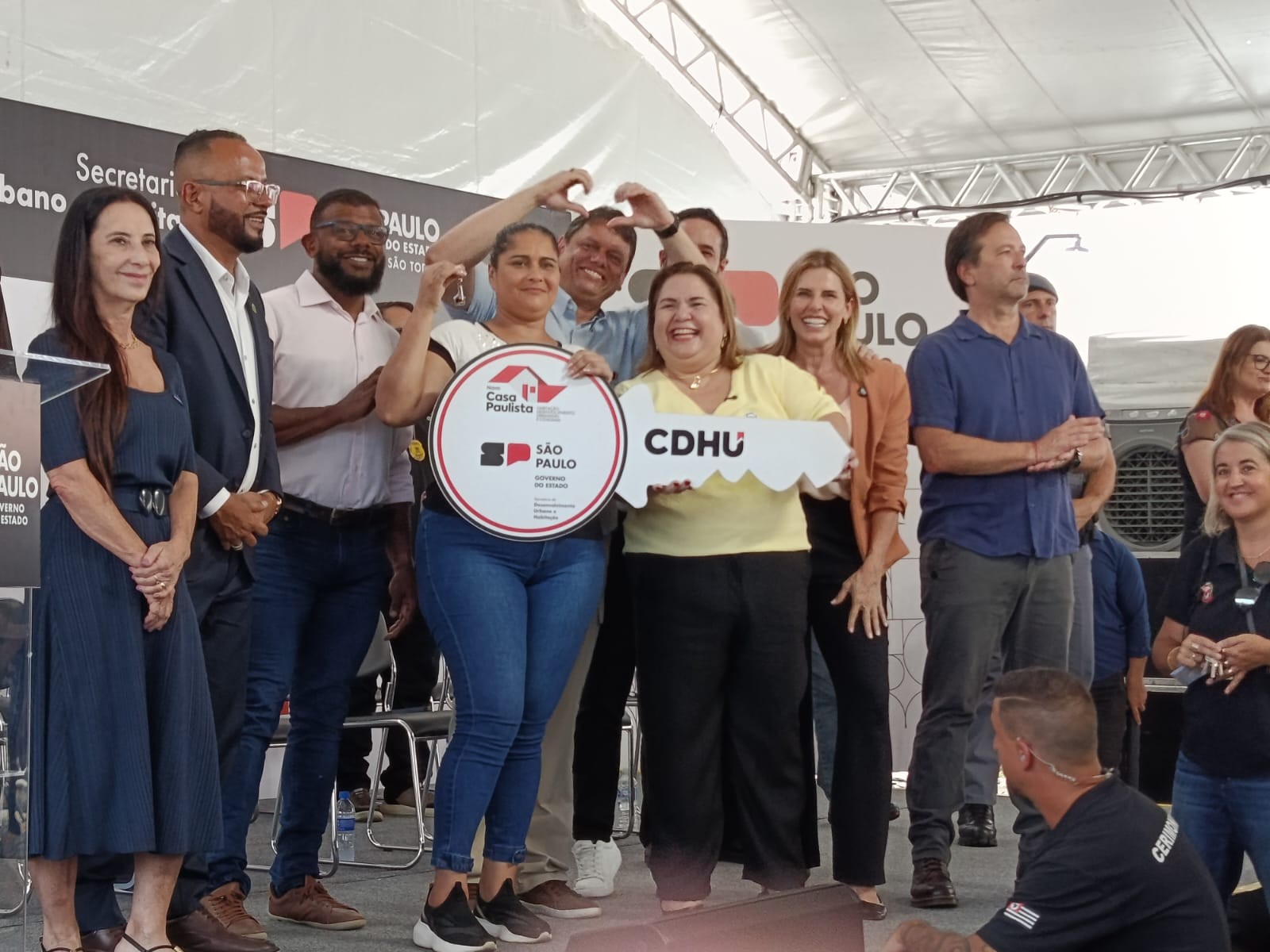 Governo de SP entrega 1.075 moradias em Cubatão após investir R$ 223,9 milhões em habitação