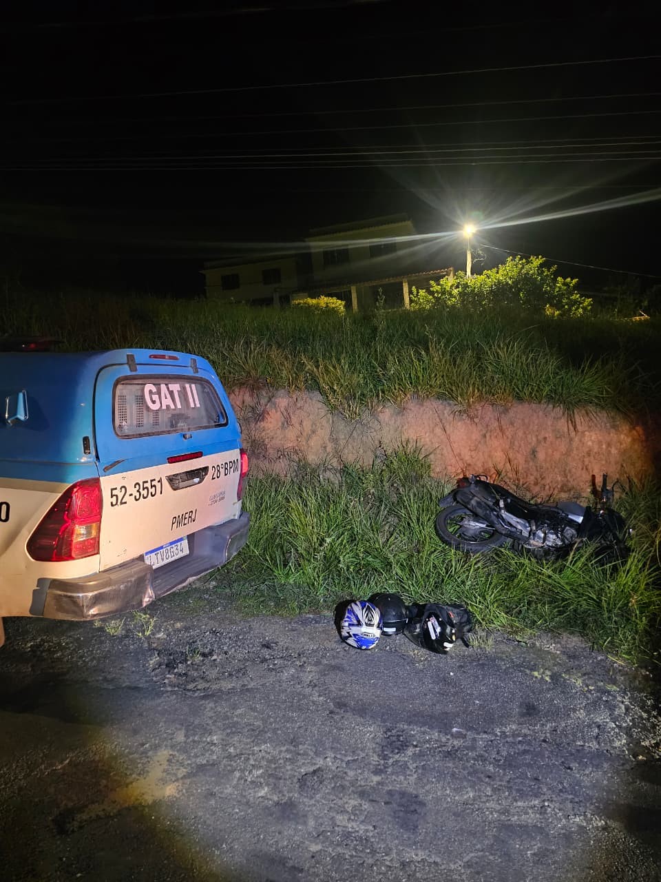 Dois jovens são presos em Barra Mansa por roubar moto em Volta Redonda