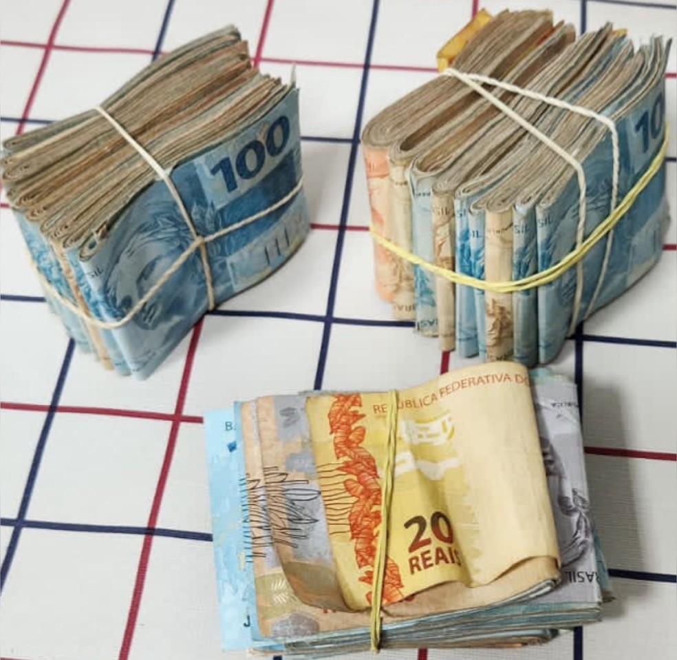 Dinheiro apreendido na operação 'Contra-ataque' — Foto: Ficco/Divulgação