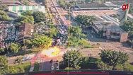 Avio de pequeno porte King Air cai em avenida na Barra Funda, Zona Oeste de So Paulo, bate em nibus e deixa 2 mortos