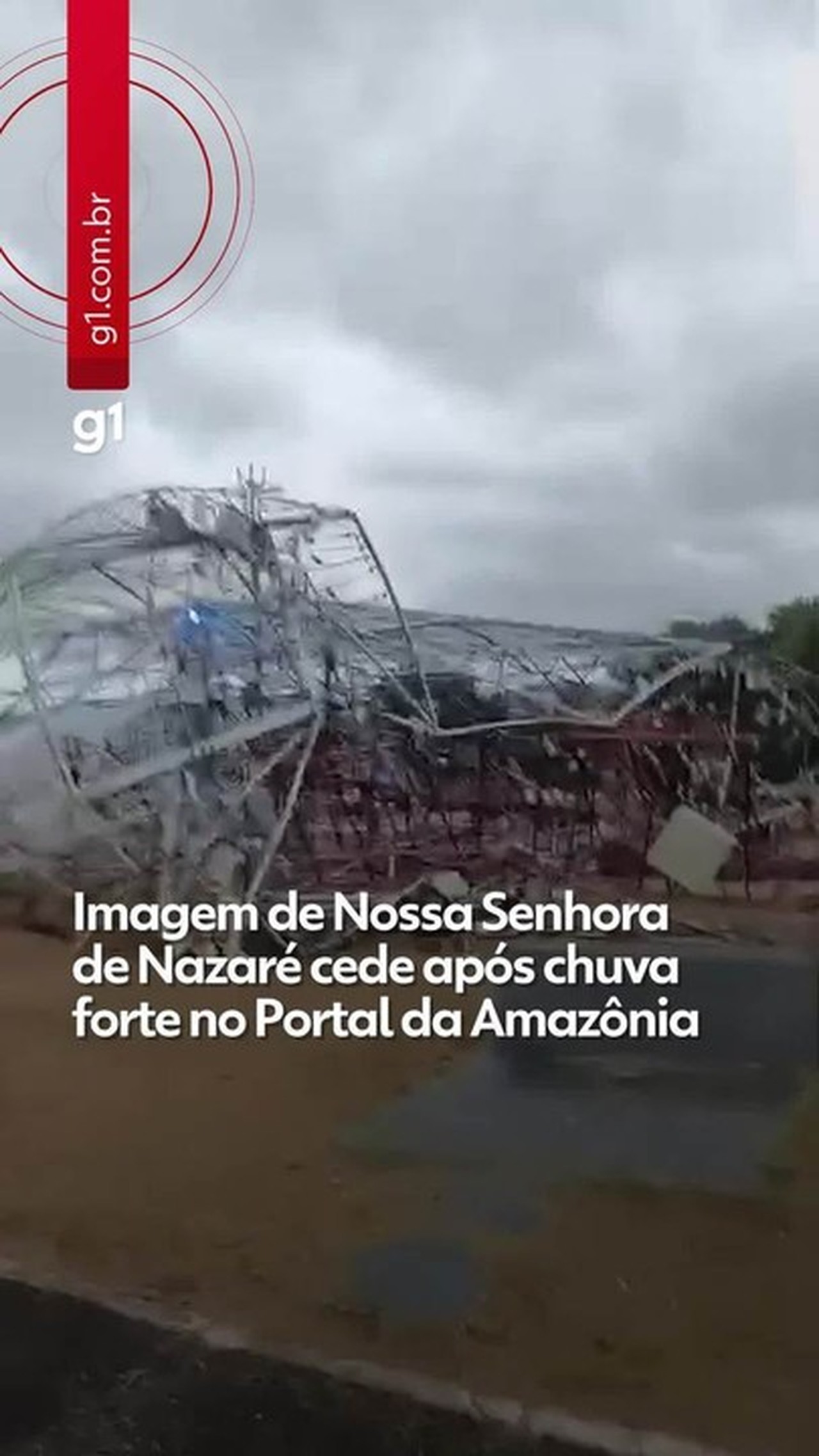 Imagem iluminada de Nossa Senhora de Nazaré cai no Portal da Amazônia, em Belém