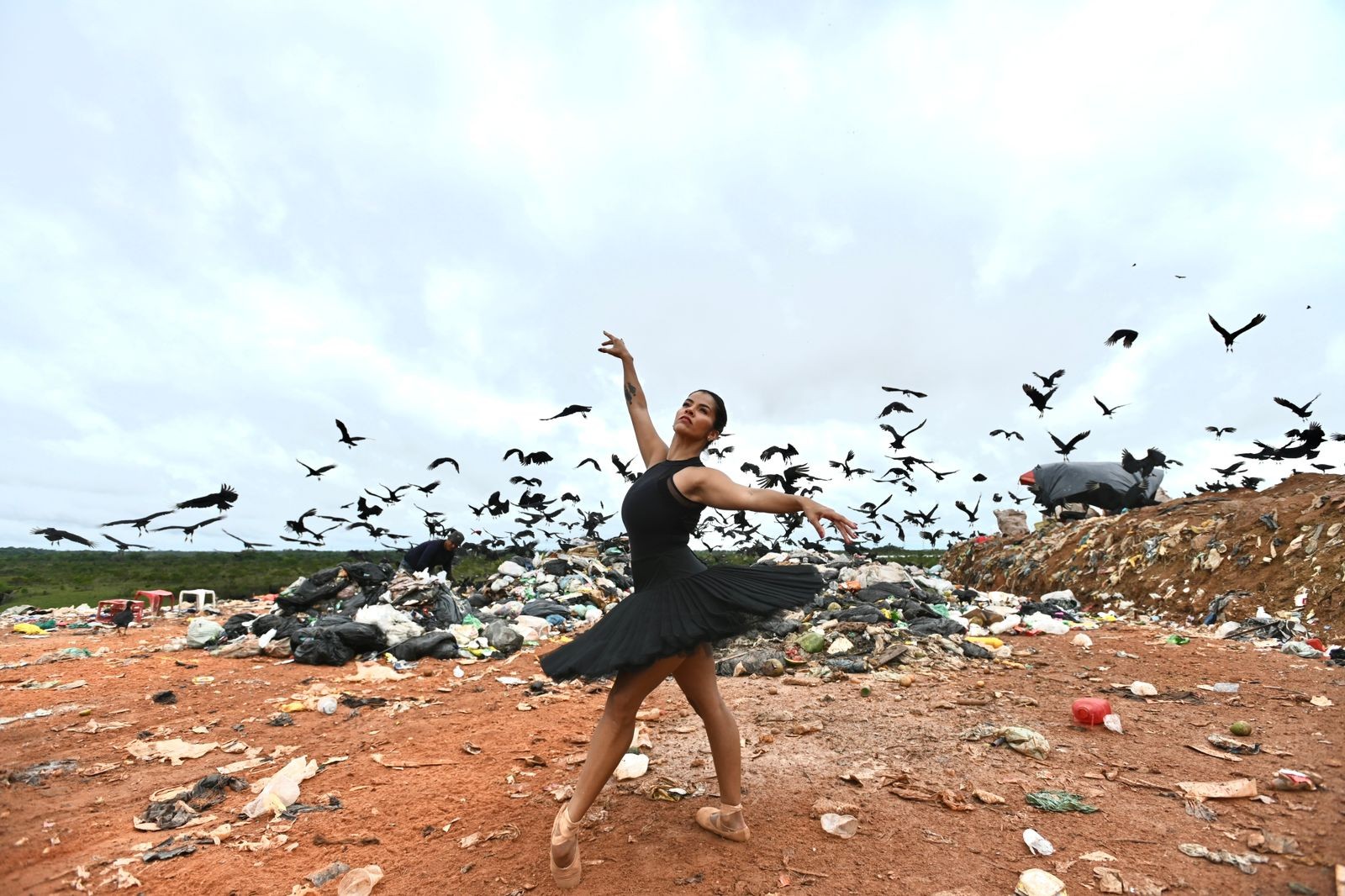 Ensaio fotográfico em lixão de Macapá chama atenção para causa ambiental 