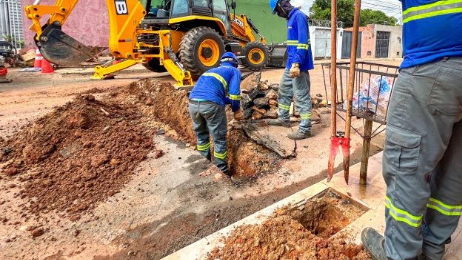 Obras de esgoto interditam parcialmente ruas de cinco bairros de Teresina; veja cronograma