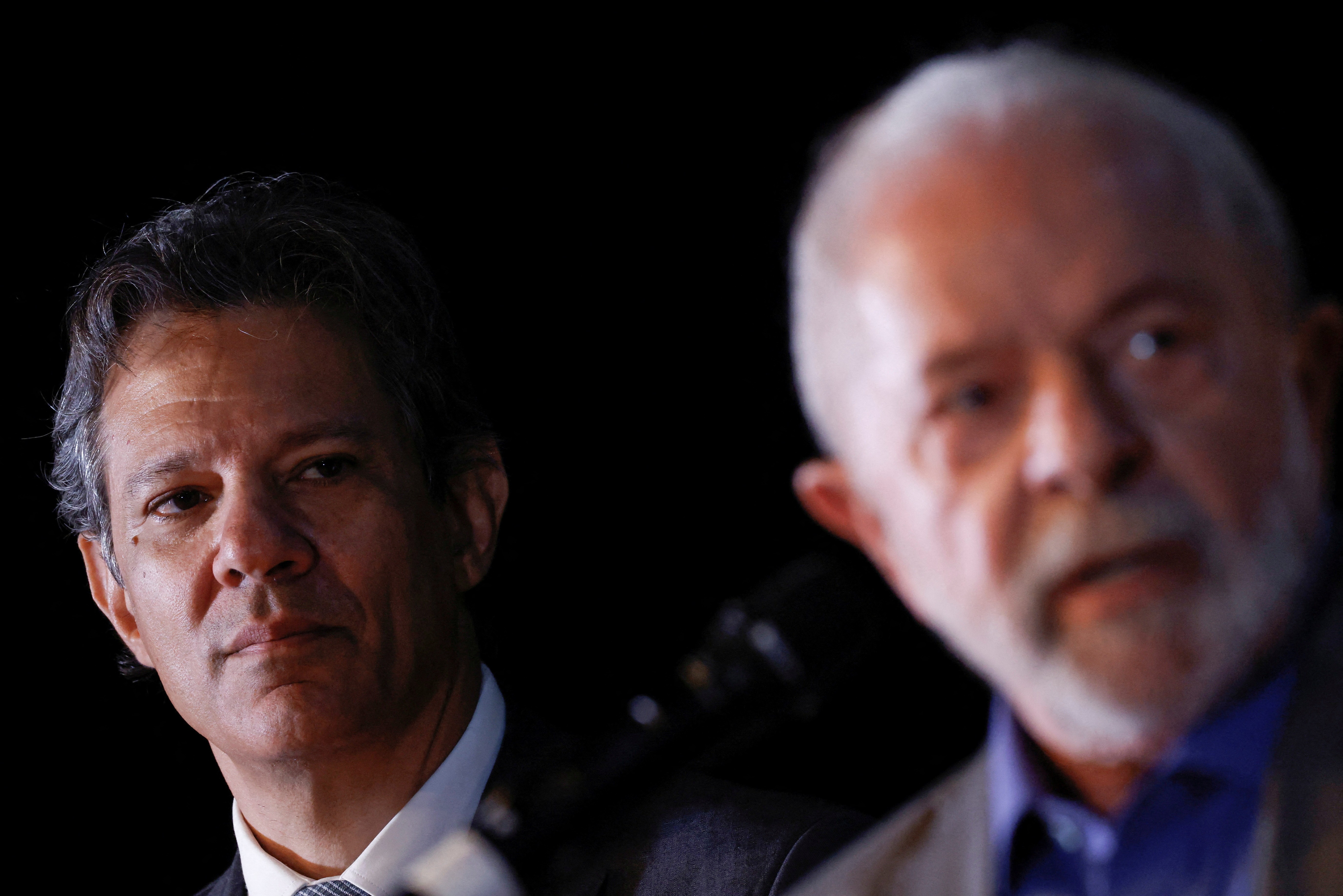 Sinais trocados: como analistas veem as diferenças de discurso entre Lula e Haddad na economia