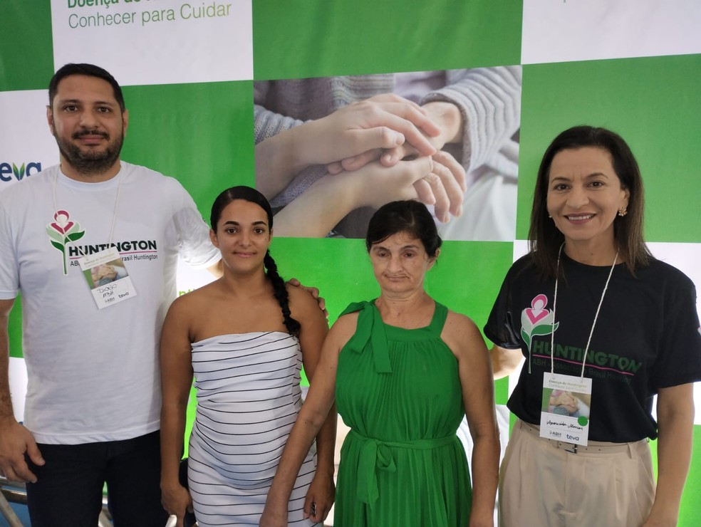 Pacientes, cuidadores e familiares recebem apoio da Associação Brasil Huntington — Foto: Adja Alvorável/g1