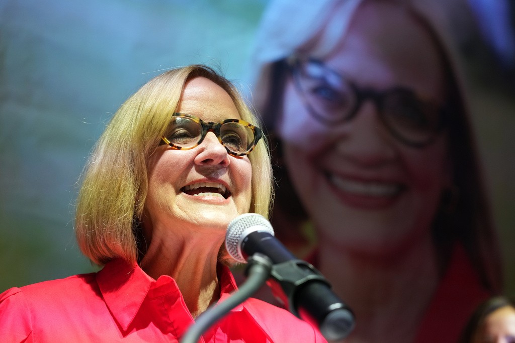 Vitória de democrata em Miami reflete a irritação de comunidade latina com a política linha-dura migratória de Trump