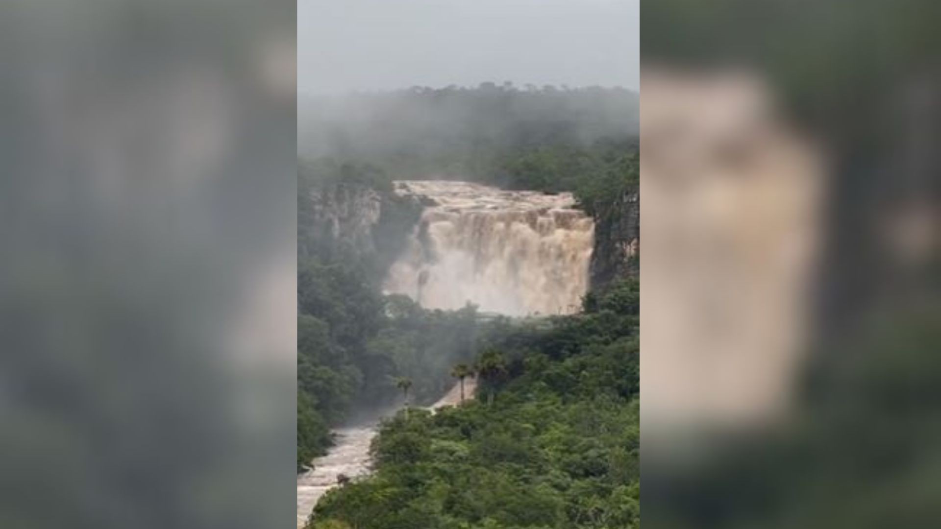 Cachoeira do Salto Corumbá impressiona com grande volume de água após chuvas; vídeo