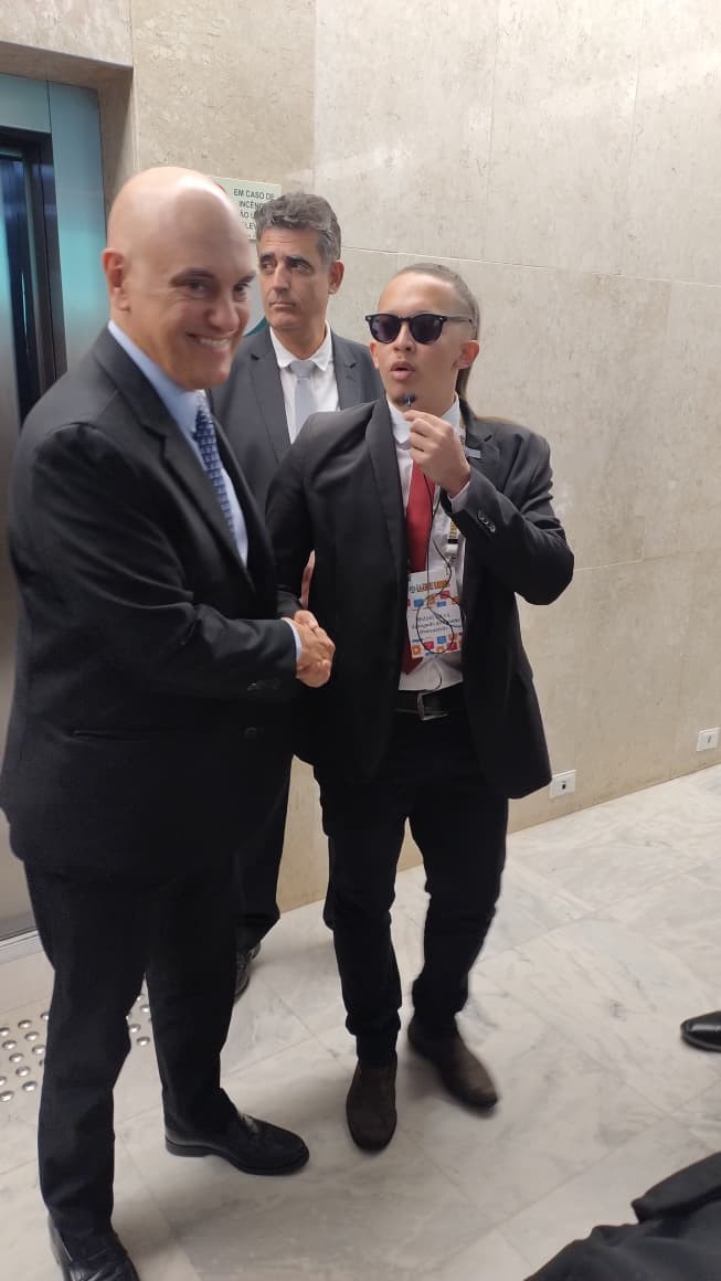 'Para me defender nos EUA': Moraes faz piada em encontro no STF com influencer 'advogado de Moraes'