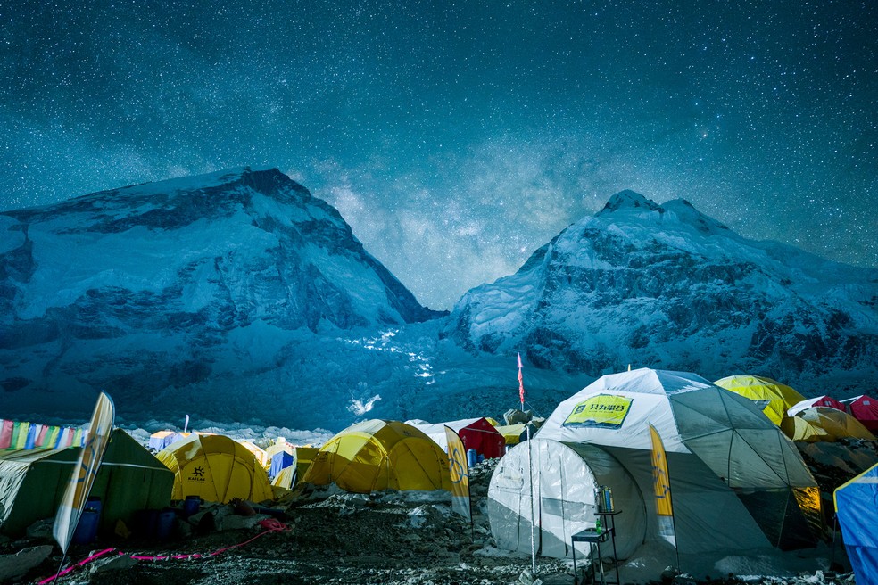 Fotógrafo brasileiro tem problema com cilindro de oxigênio e quase morre ao escalar Monte Everest. — Foto: Gabriel Tarso/Arquivo pessoal