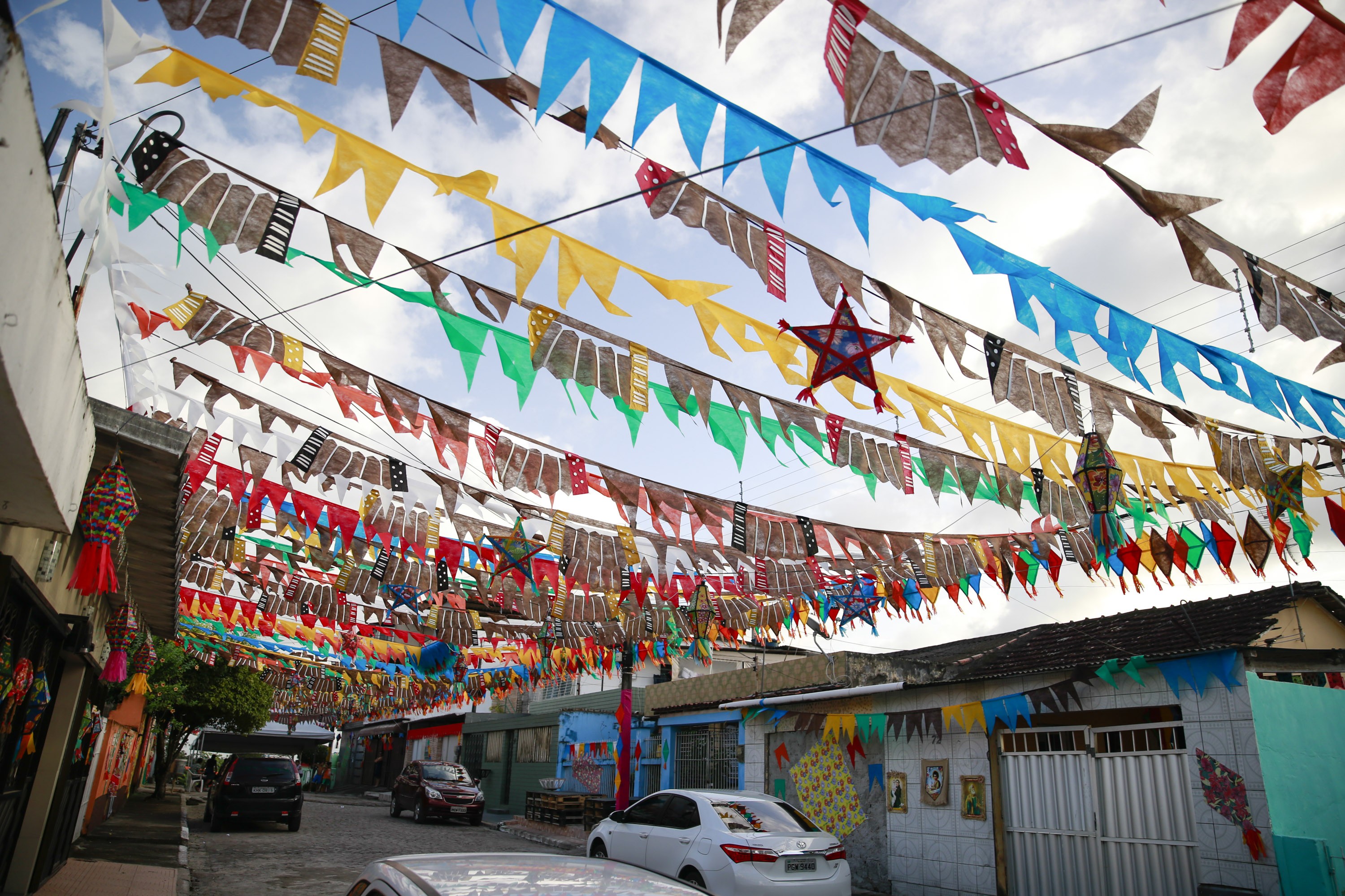 Prefeitura do Recife inicia licenciamento para comércio e festas de São João; veja como fazer inscrição
