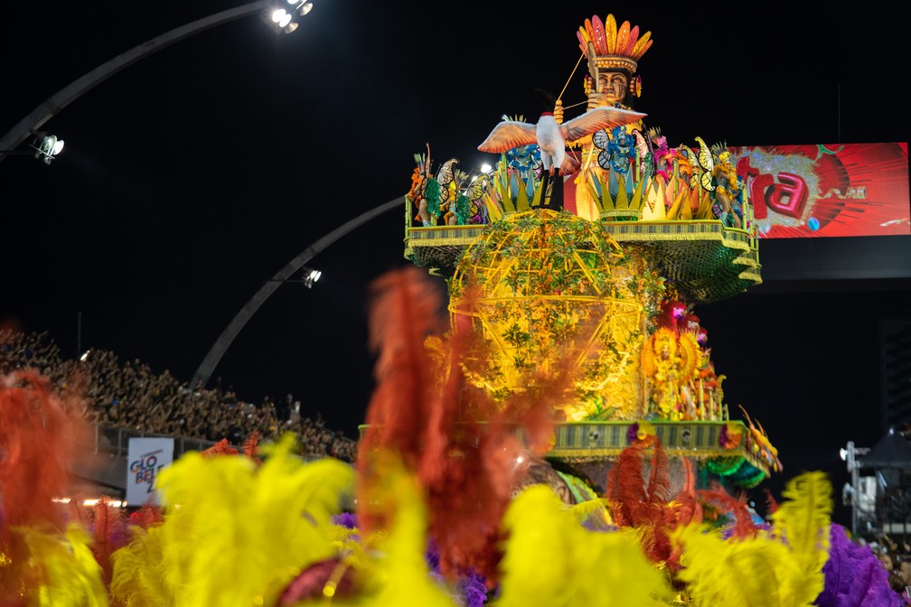 G1 - Pela 1ª vez, desfile Hare Krishna movimenta a Zona Sul do