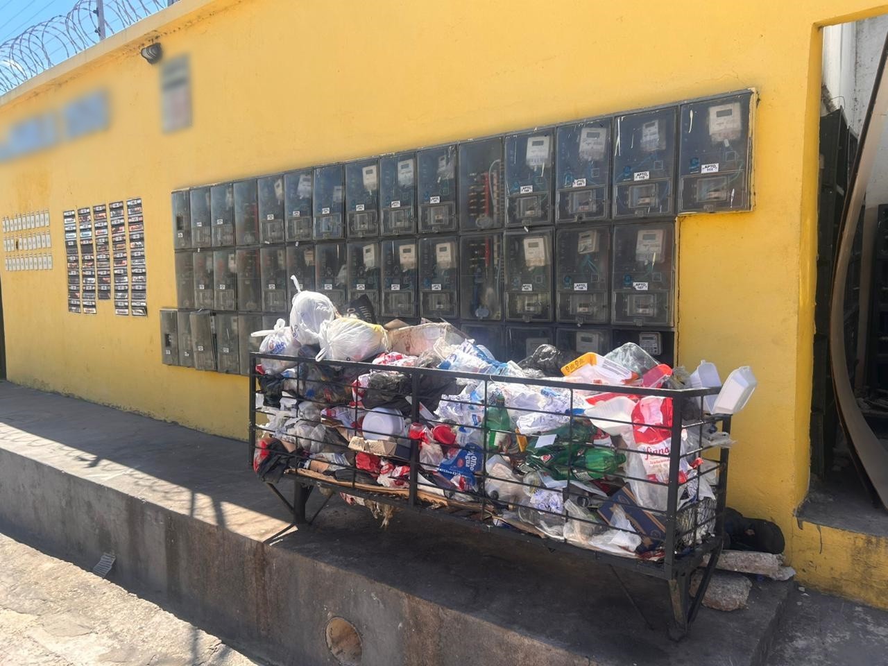Coleta de lixo é paralisada nas zonas Sul e Sudeste de Teresina; sindicato alega atraso em pagamento