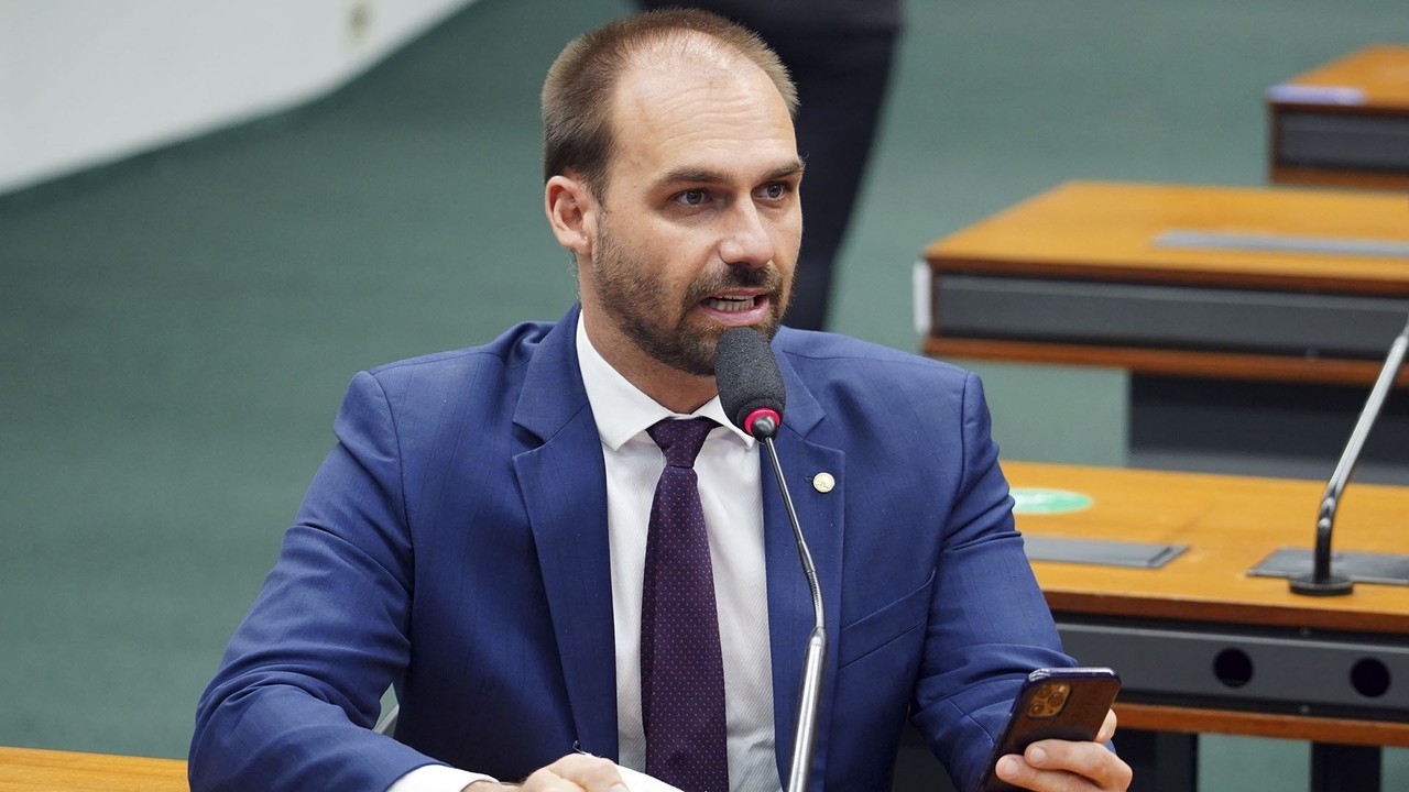 Após Eduardo Bolsonaro anunciar licença, deputado Zucco diz ter sido indicado para assumir Comissão de Relações Exteriores