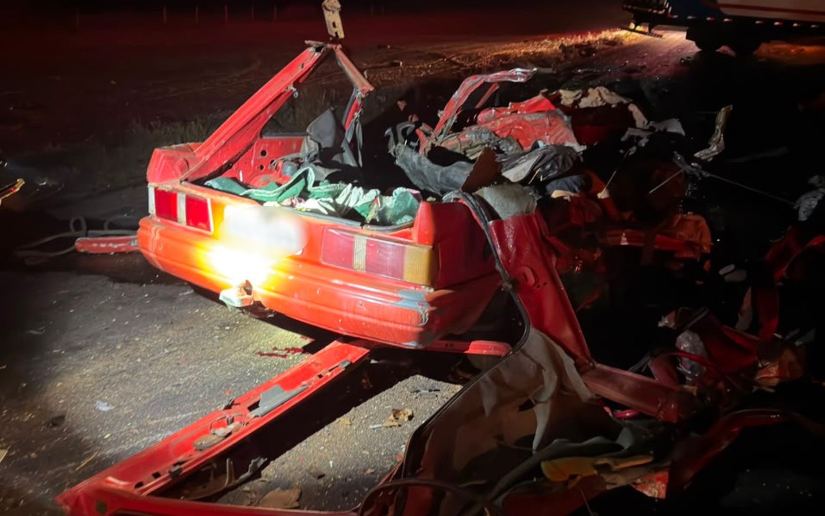 Veja quem eram as quatro pessoas que morreram em batida entre carro e caminhão