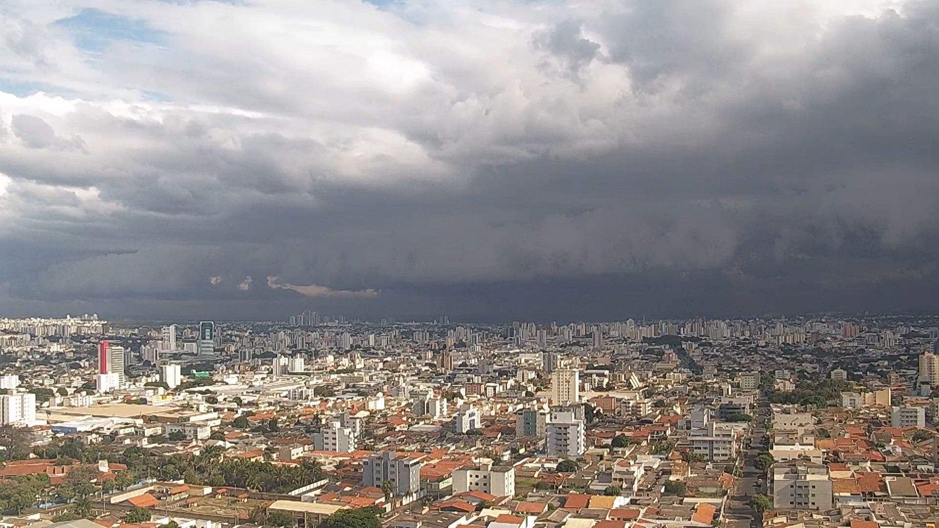 Tempo instável predomina com risco de temporais e sensação de abafamento no Triângulo e Alto Paranaíba