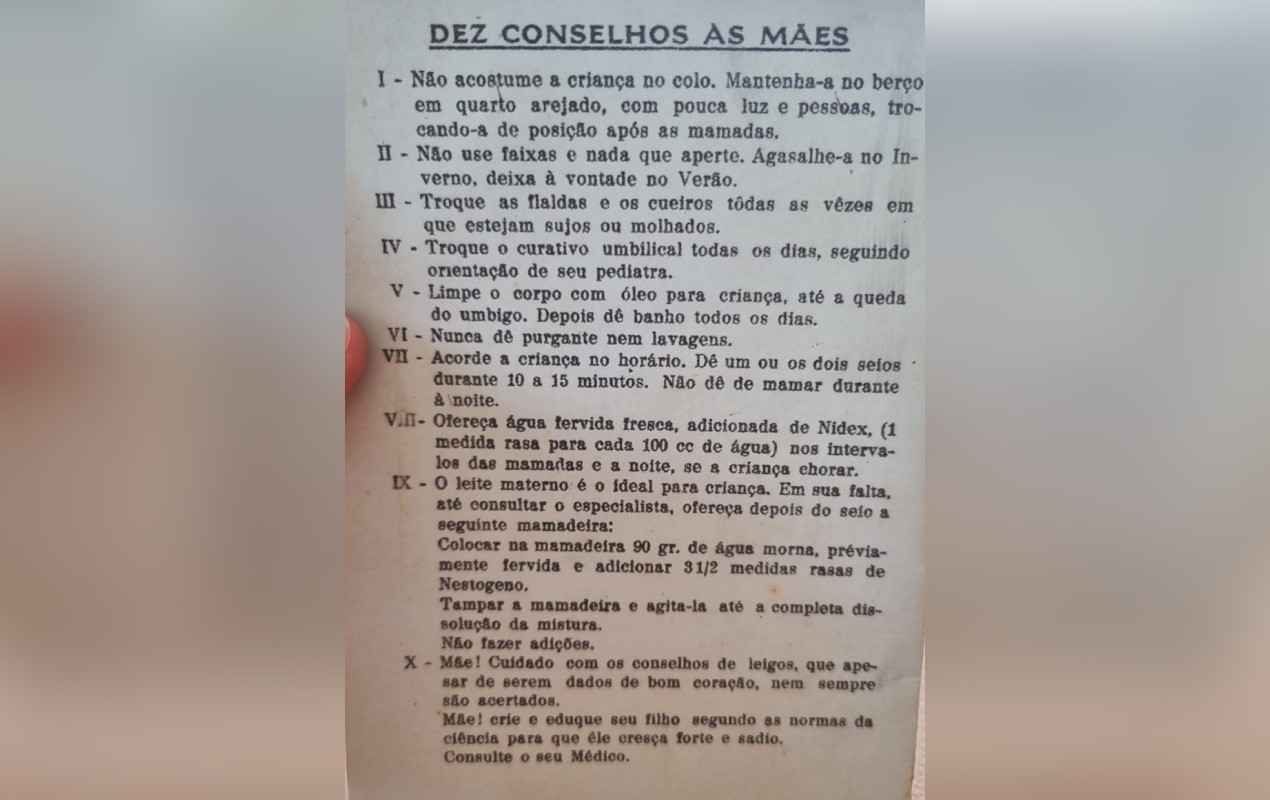Cartilha entregue há 40 anos em hospital do interior de SP mostra mudança nos cuidados com recém-nascidos: 'Não acostume no colo'