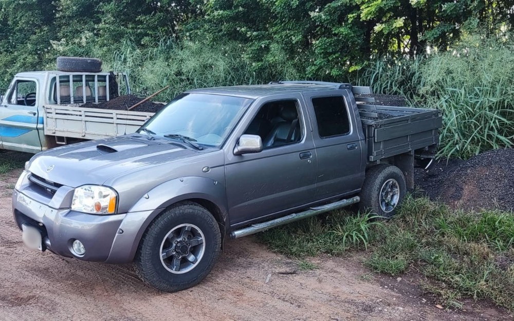 Jales - SP: Homens são presos enquanto tentavam furtar resíduos de asfalto que pertencem ao DER em rodovia