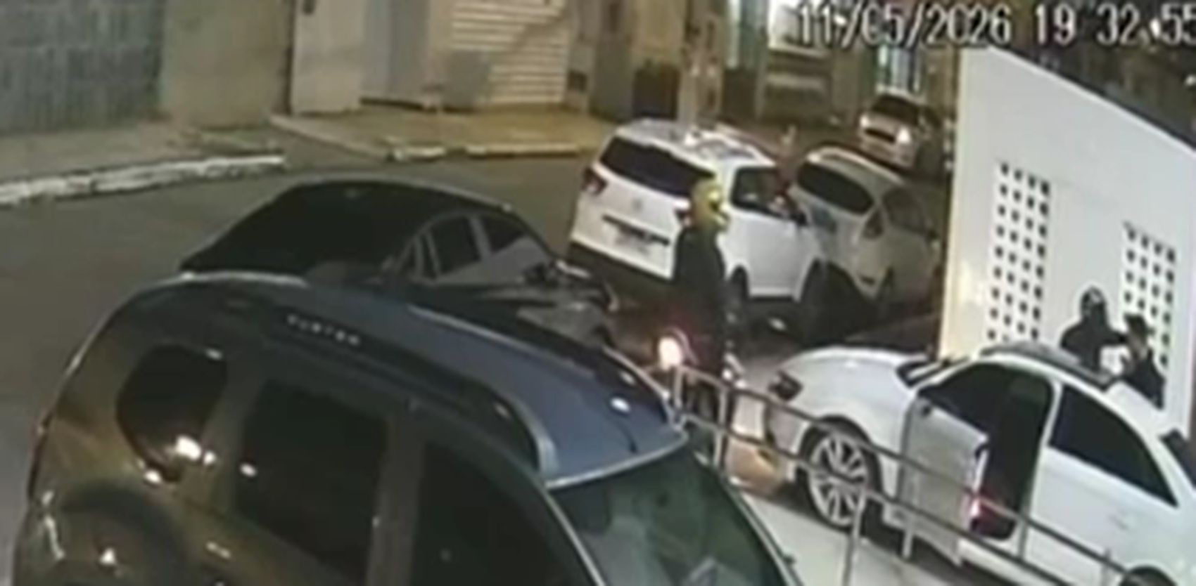 Câmeras de segurança flagram assalto na Zona Sul de Aracaju