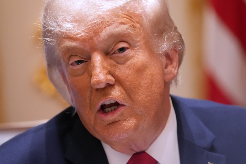 Trump fala durante reunião de gabinete na Casa Branca — Foto: AP Photo/Jacquelyn Martin